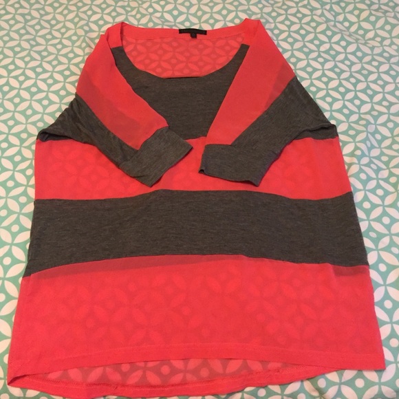 Quarter sleeve blouse