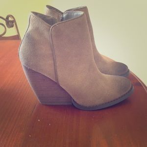 Very volatile whitby booties sz 6.5 BRAND NEW