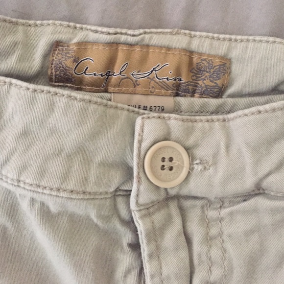 Shorts - Picture 2 of 3