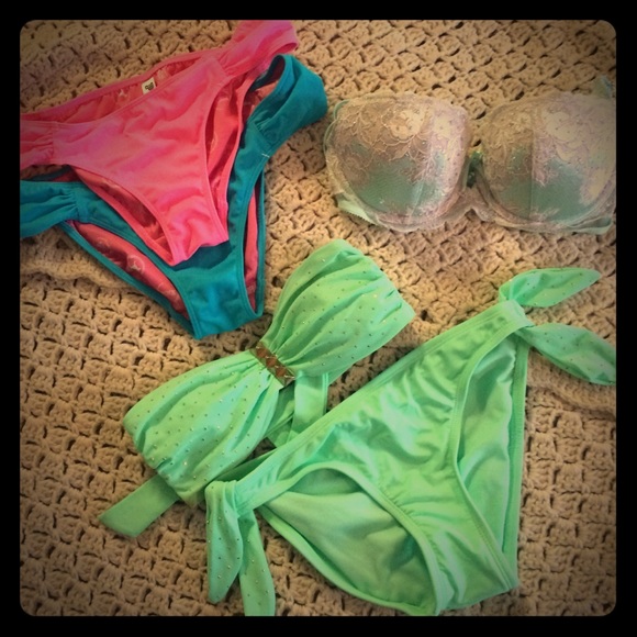 Vs bathing suit, vs bra, target bathing suit - Picture 1 of 4