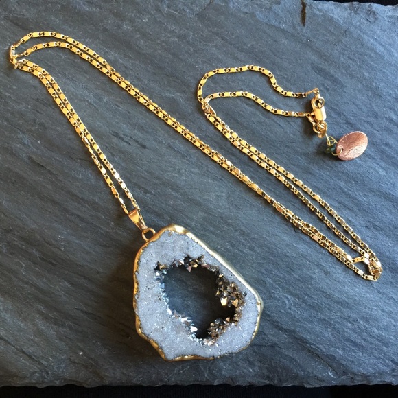πbundled Gold Agate Druzy pendant necklace - Picture 3 of 4