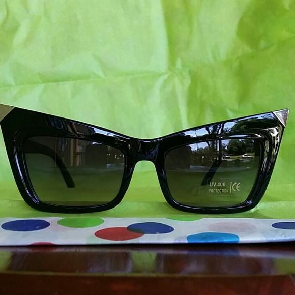 NWOT Cat eye Sunglasses - Picture 2 of 4