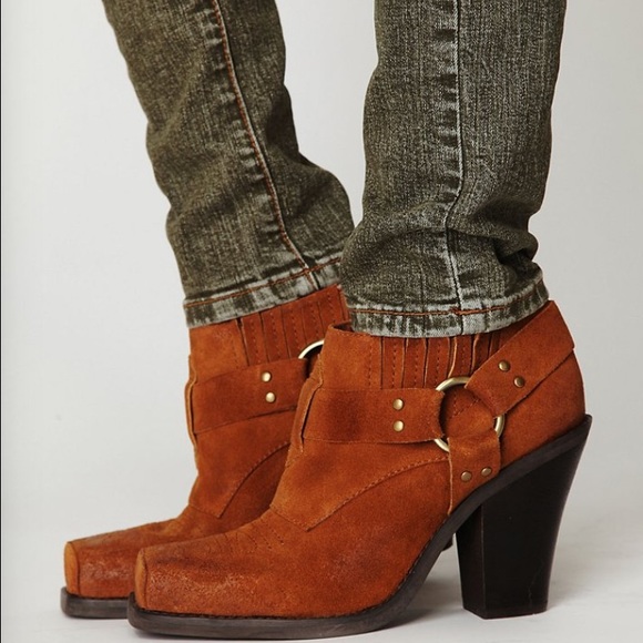 jeffrey campbell electron bootie