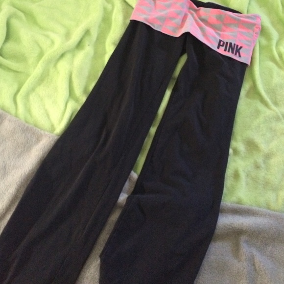 VS pink yogas