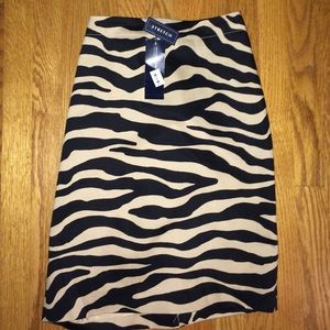 Jones New York animal print skirt