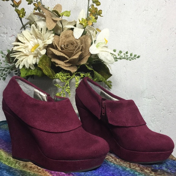 Magenta flat heels