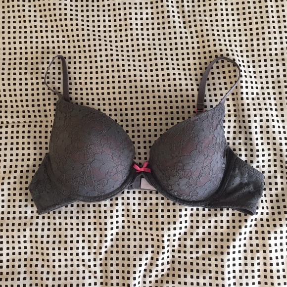 ❗️SOLD ❗️ cute grey and pink lace bra