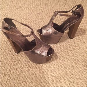 Jessica Simpson Pumps!