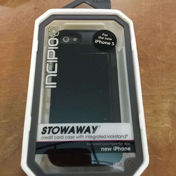 New iPhone 5/5S stowaway case