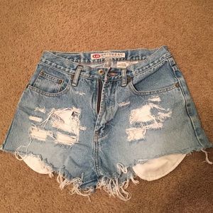 HIGH WAISTED DENIM SHORTS