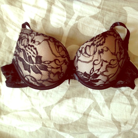 34A black lace Tilly's bra