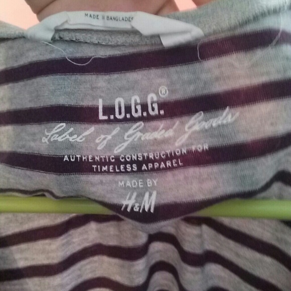 Sold H & M Shirt Bundle - Picture 4 of 4