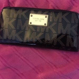 Authentic, MK  ❤️ one of my favorite wallet 😭😍