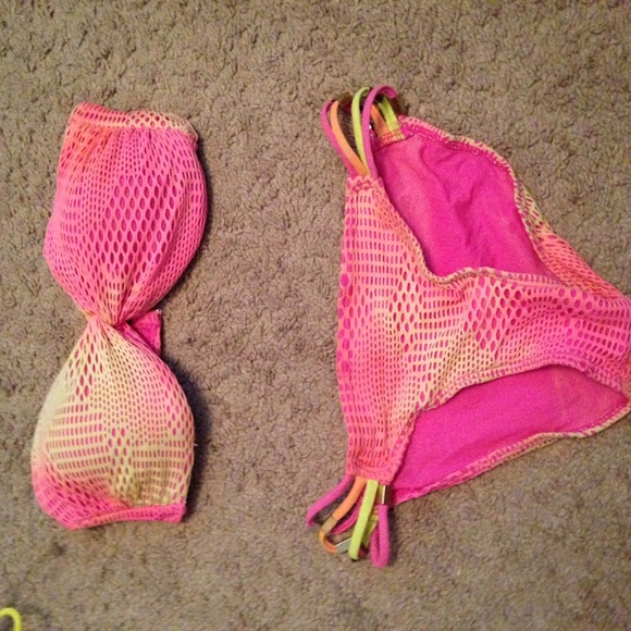 Strapless bikini