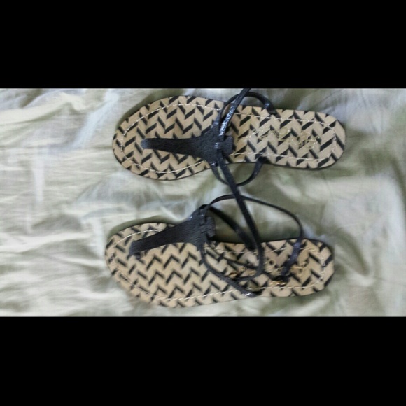 Alice and Olivia black sandles size 8 1/2