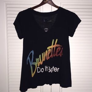 Rebel yell 'brunettes do it better' v-neck tee