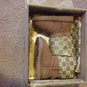 brown bow uggs