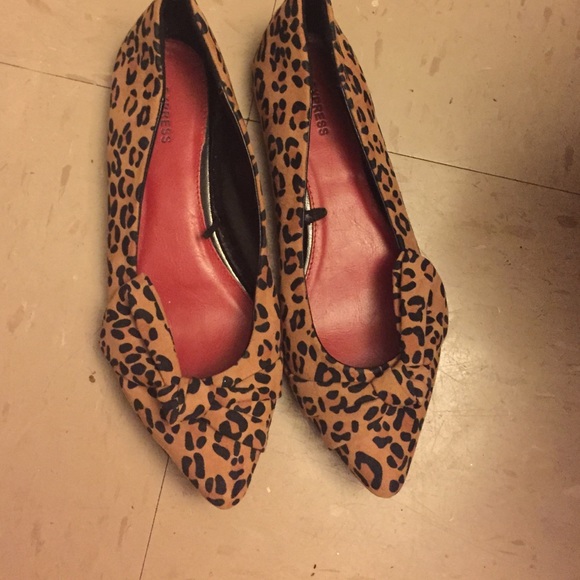 EUC cheetah print flats