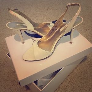 Nine West White Patent leather sling back size 6M