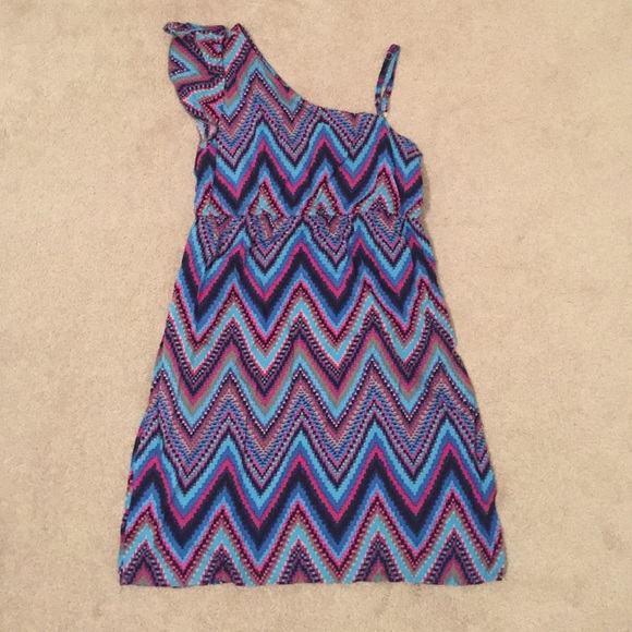 FuNkY•side shoulder dress! AMAZING dress! Size S
