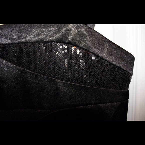 Black Dress - Picture 3 of 4