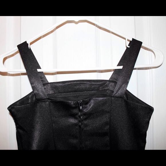 Black Dress - Picture 4 of 4