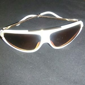 New White with gold Aviator Sunglasses NWOT