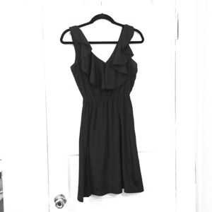 Black, sleeveless dress, and knee length'