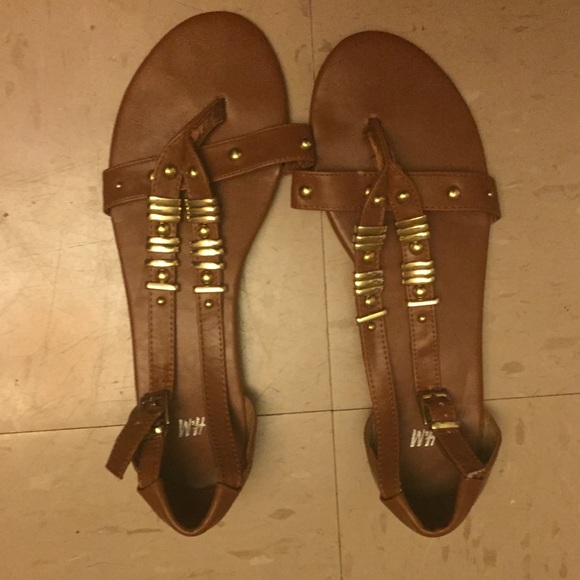 Carmel leather sandal with gold