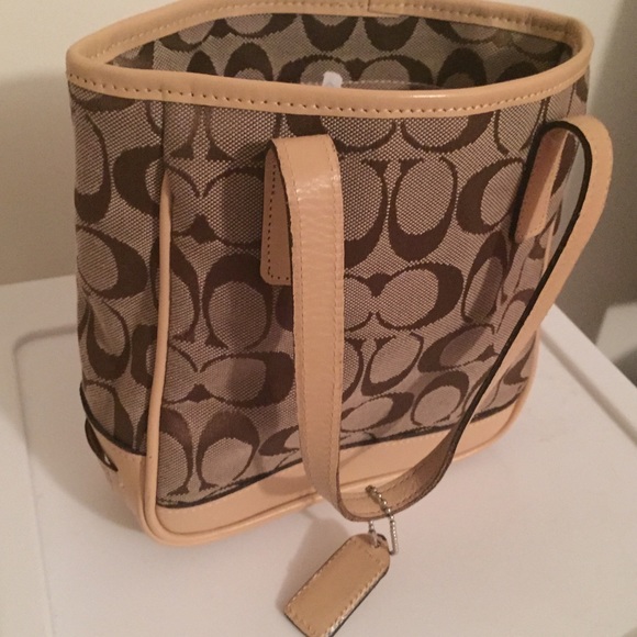 Coach mini tote