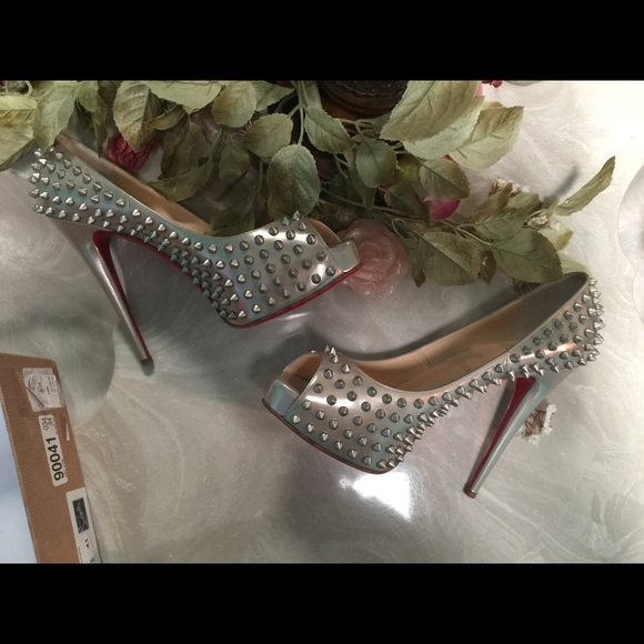 Christian Louboutin cream color spiked  heels s41 - Picture 2 of 4