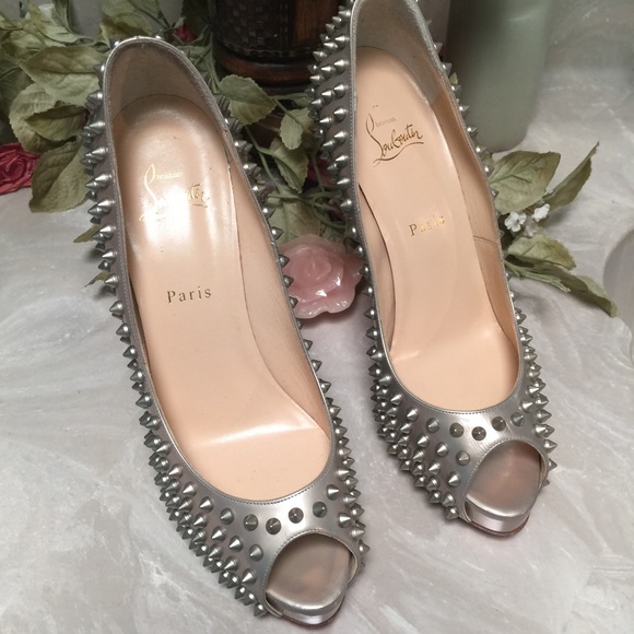 Christian Louboutin cream color spiked  heels s41 - Picture 3 of 4
