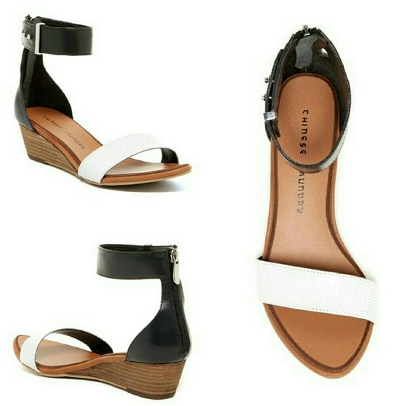 PM EDITOR PICK | Black & White Wedge Sandal - Picture 4 of 4