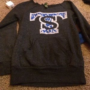 twist and shout crew neck