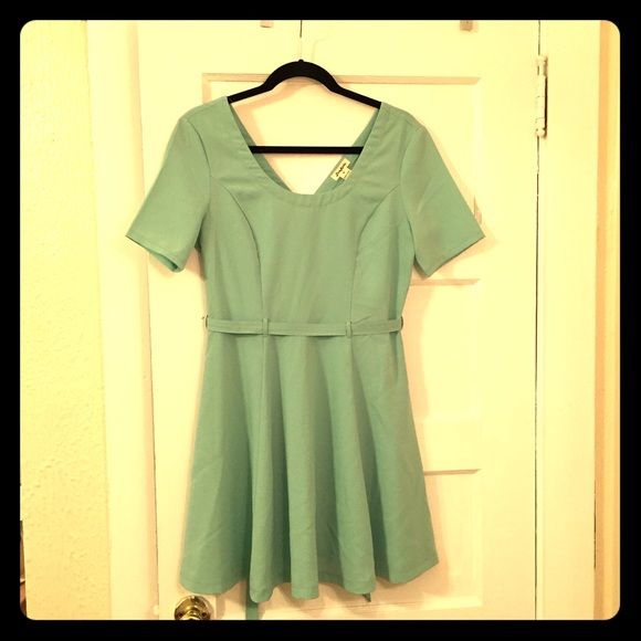 Short-sleeved, mint, boat neck dress