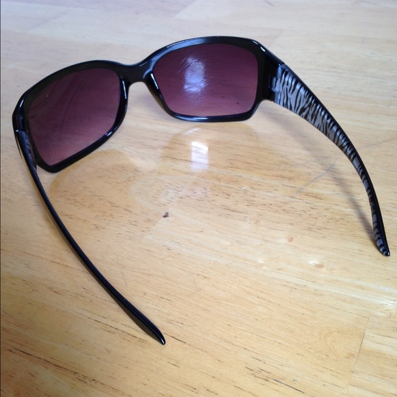 FREE zebra sunglasses main image 4