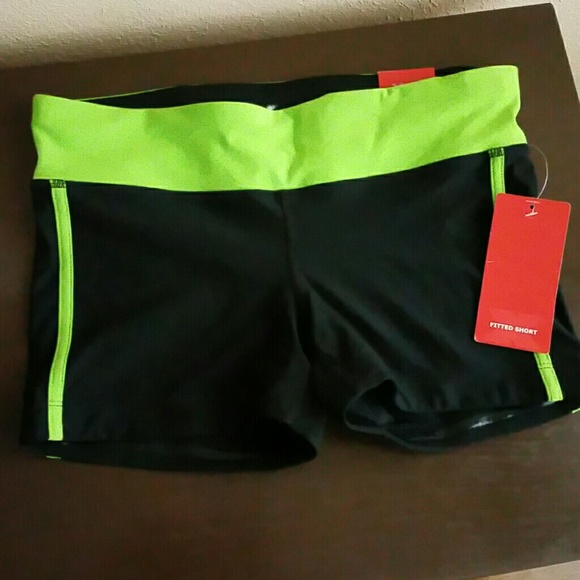Black/ green xersion fitted shorts