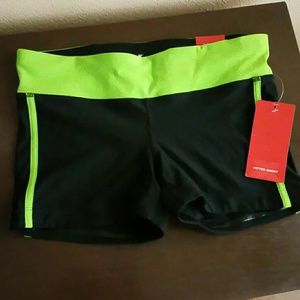 Black/ green xersion fitted shorts