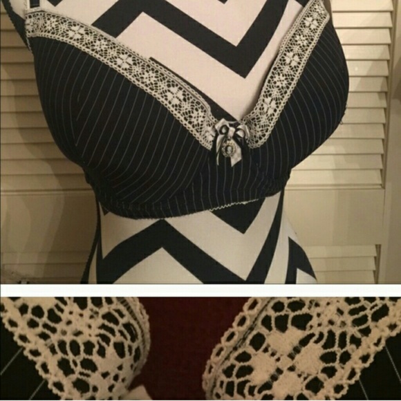Black With White Pinstripe And Lace Bra [ 34H ]