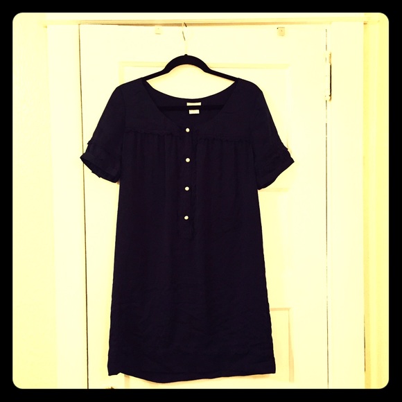 Short sleeved, navy, above the knee dress
