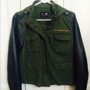 Military jacket w/leather sleeves//M/L/never worn