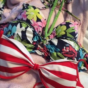 hollister bikini tops🌴🌸🍃