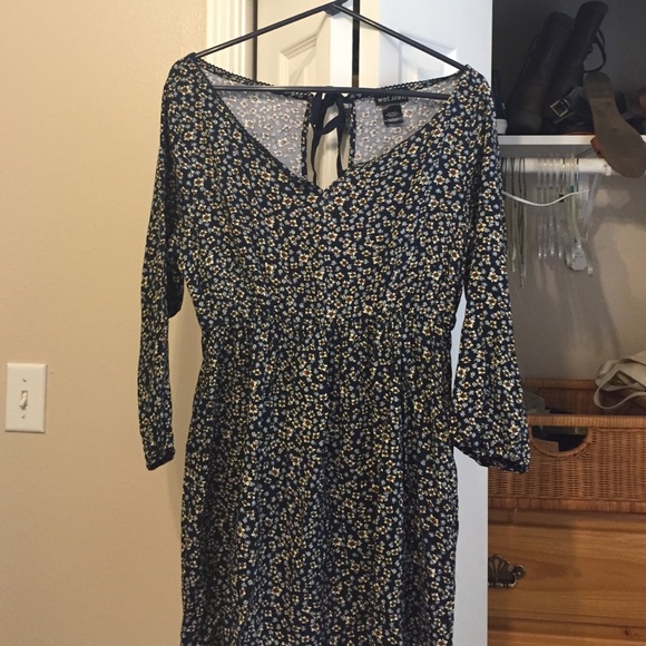 Quarter sleeve floral dress