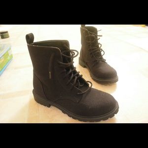 Dr. Martens look alike !