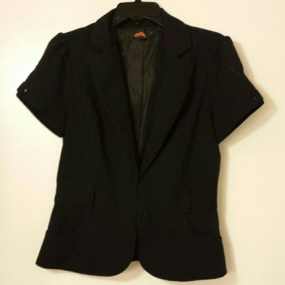 Short-sleeved Black Blazer