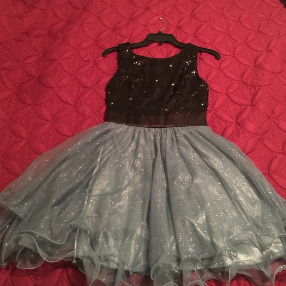 🎉Homecoming/Winter Formal Dress🎉 - Picture 2 of 2