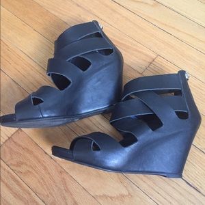 DV Dolce Vita Black Wedge