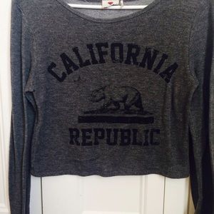 Grey crop top with long sleeves// California Rep.