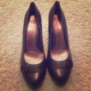 Brown Sofft leather kitten heels