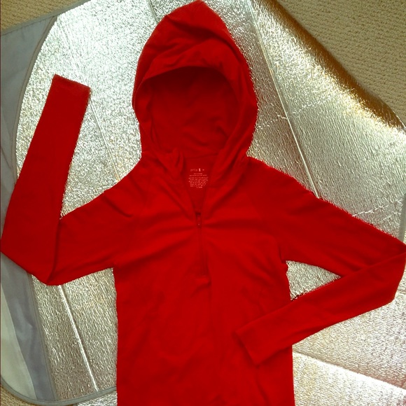 Zella fitted hoodie in size small